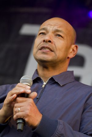 roland gift 113 sm.jpg